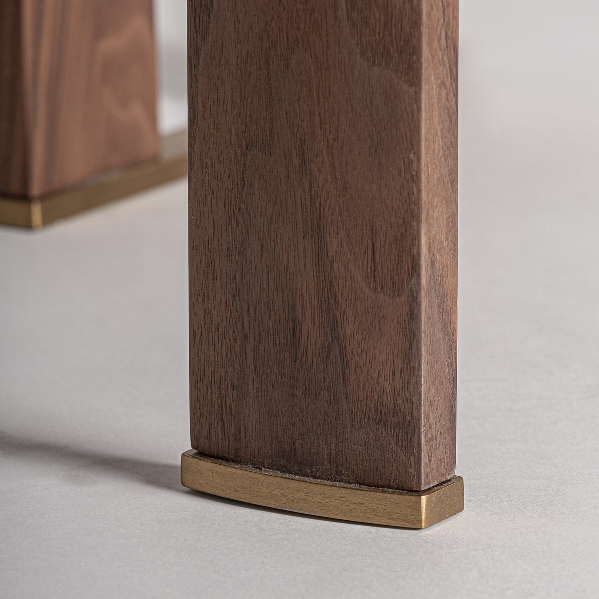 GIFHORN BOOKCASE