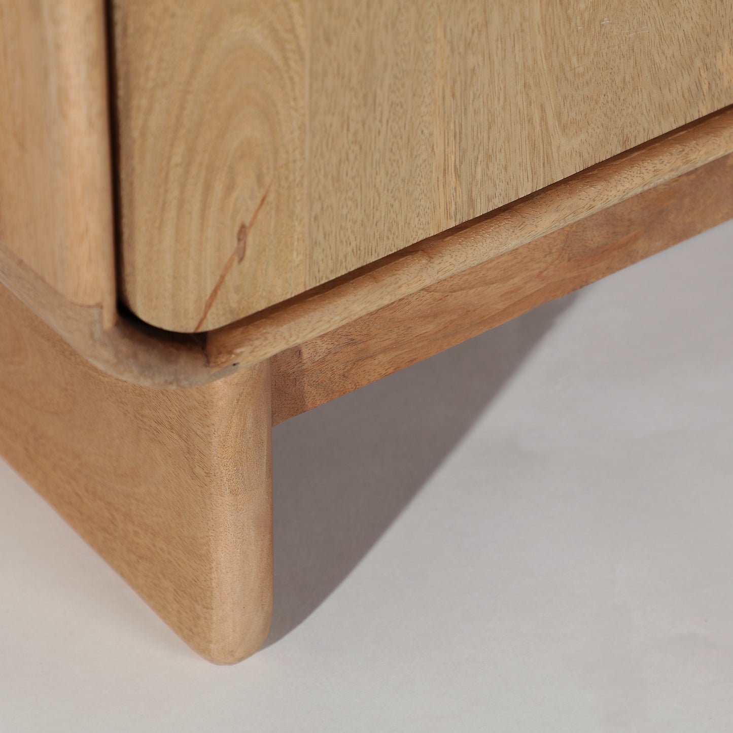 CANADA TV STAND