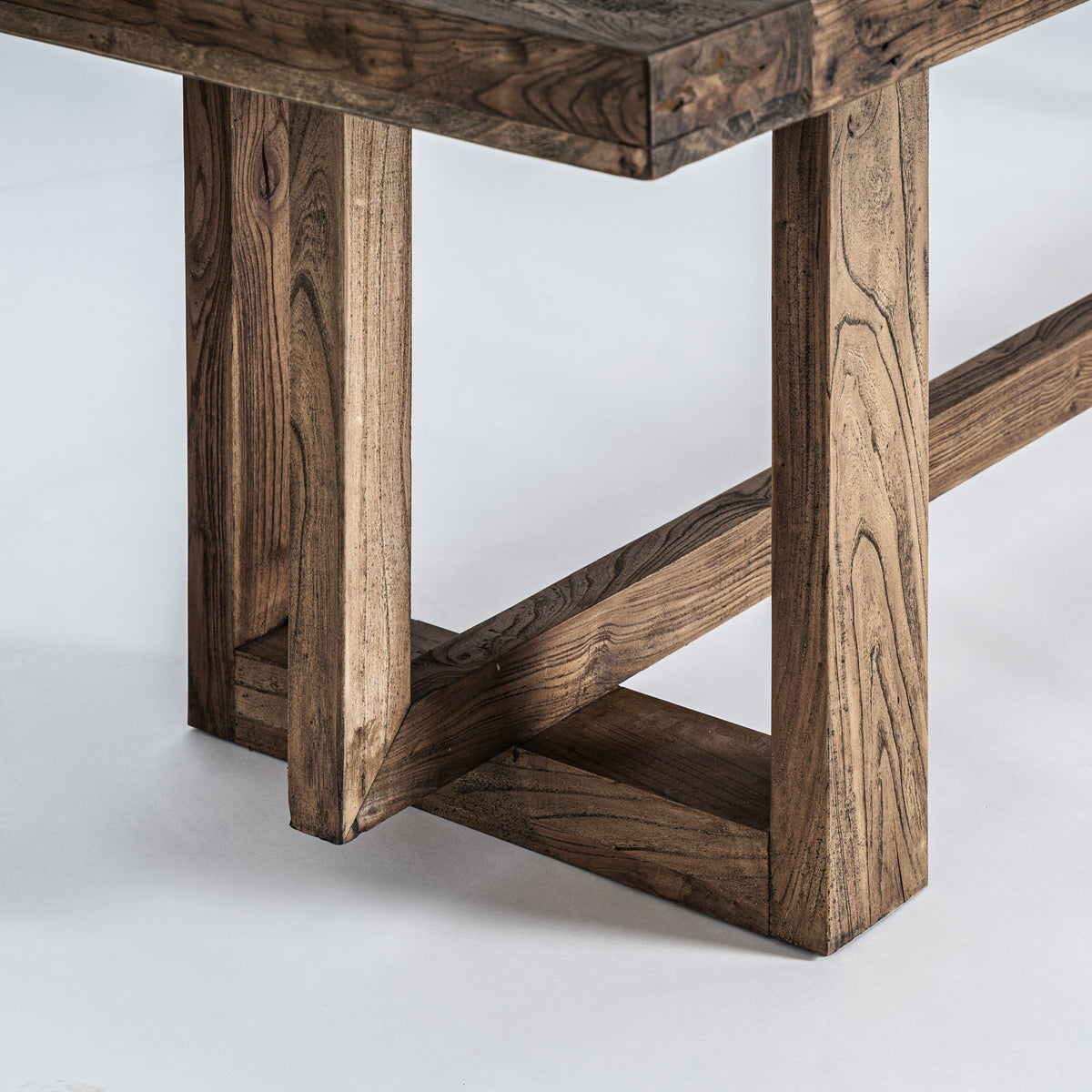 NORVIK DINING TABLE