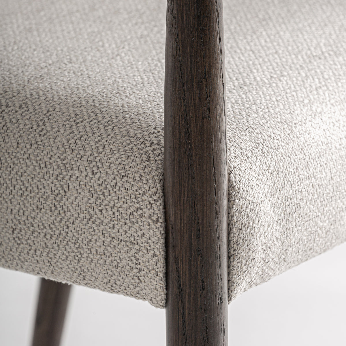 STAPLE CHAIR