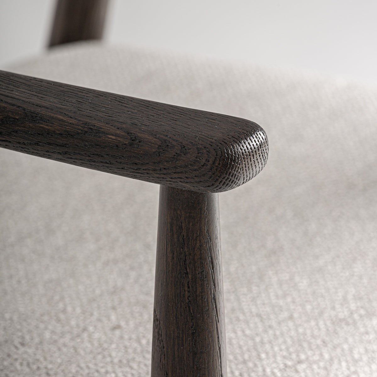 STAPLE CHAIR