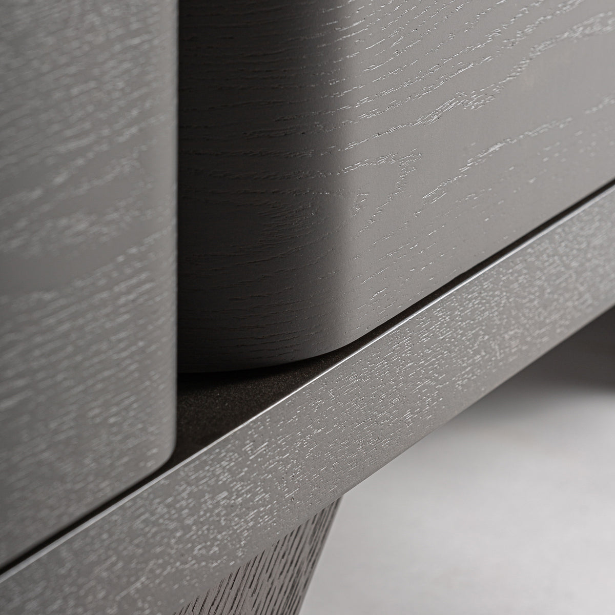 RIZE TV STAND
