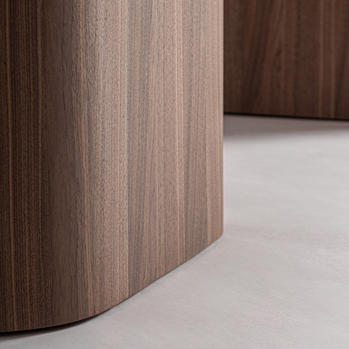 ACIERA DINING TABLE