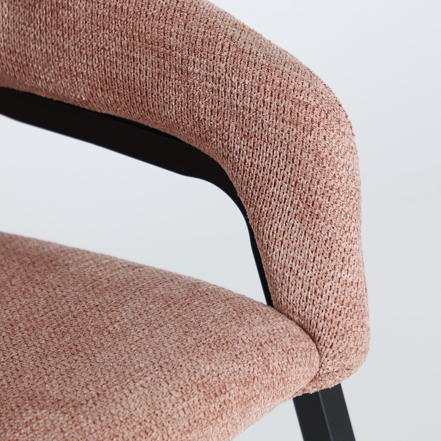 AREN CHAIR