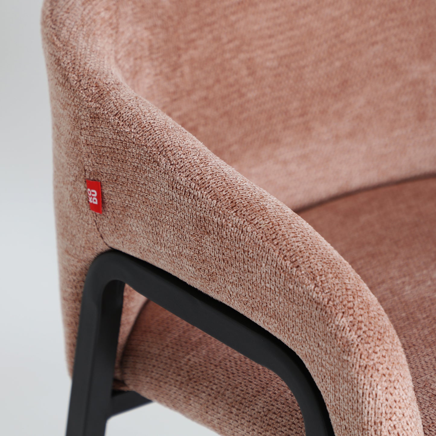 AREN CHAIR