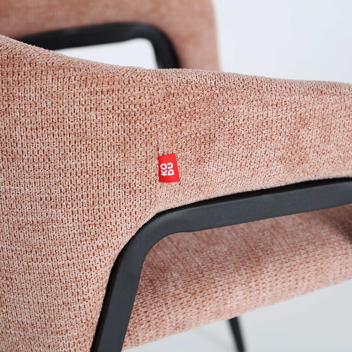 AREN CHAIR