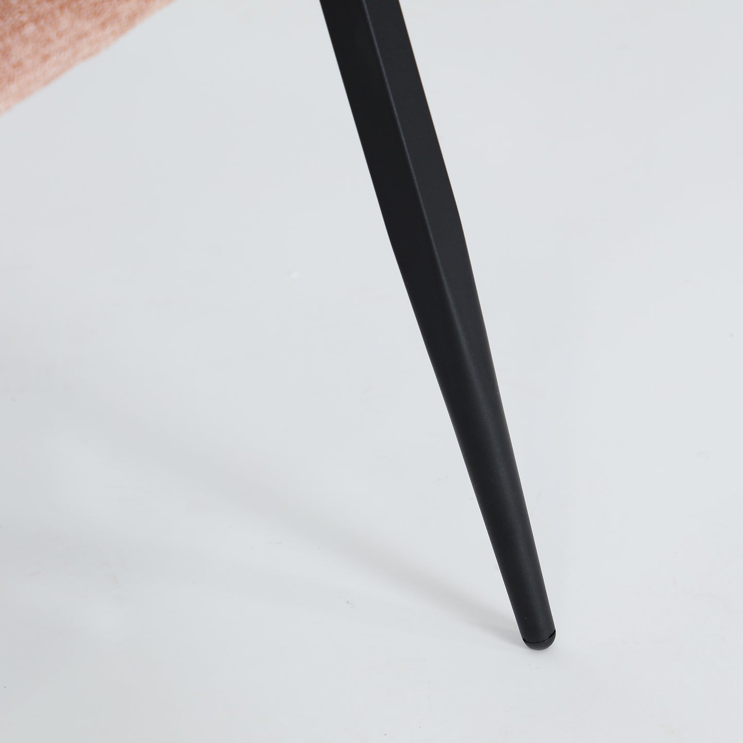 AREN CHAIR