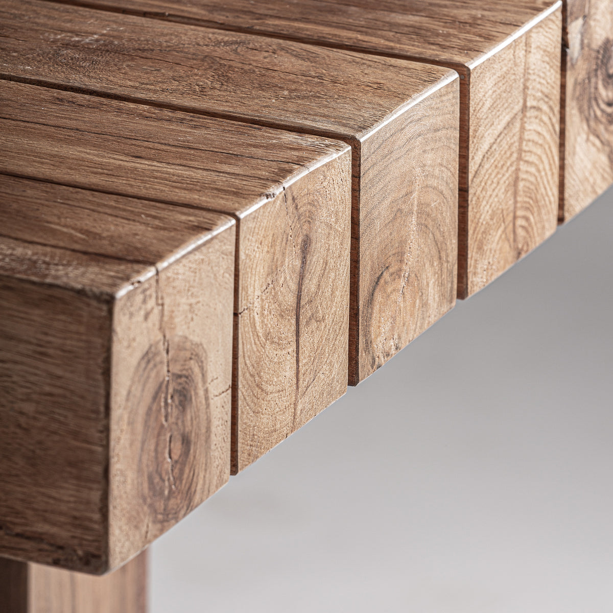 RIOM DINING TABLE