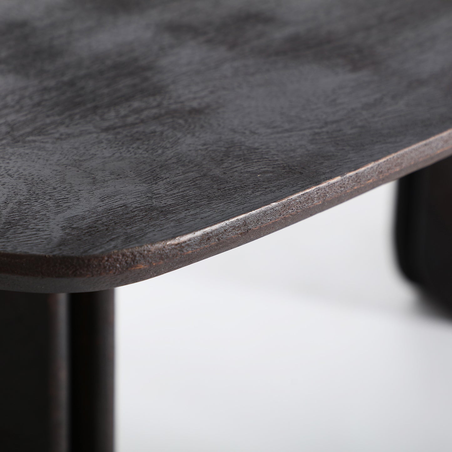 SEISSAN DINING TABLE
