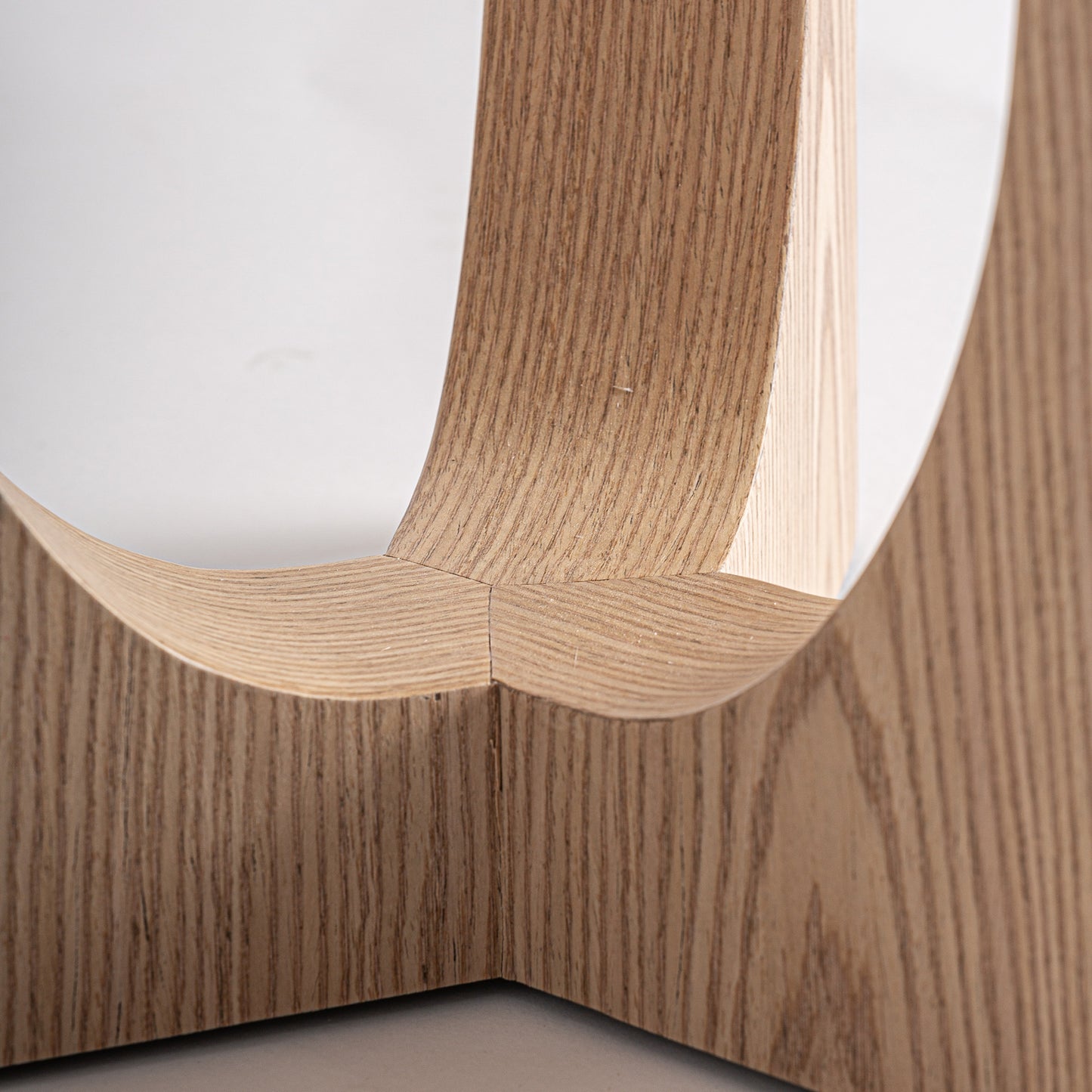 LIRA SIDE TABLE