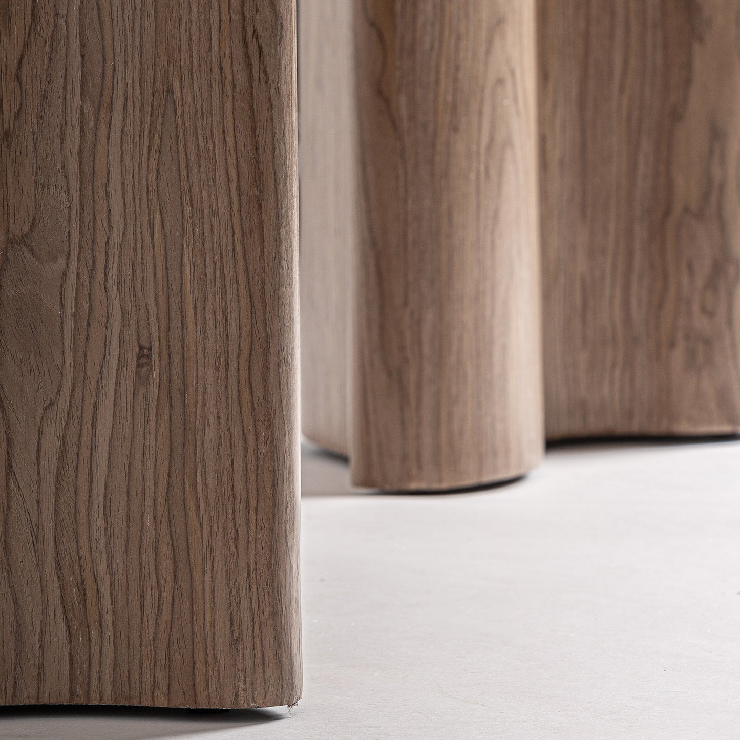 NAIANA DINING TABLE
