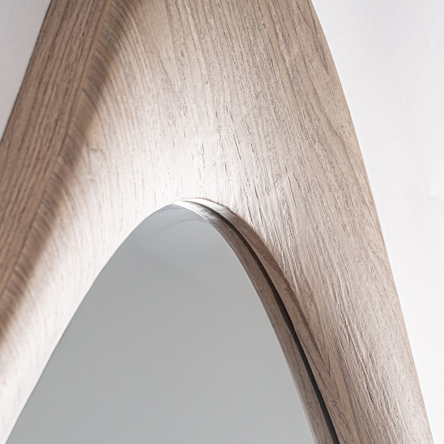 LIRA MIRROR