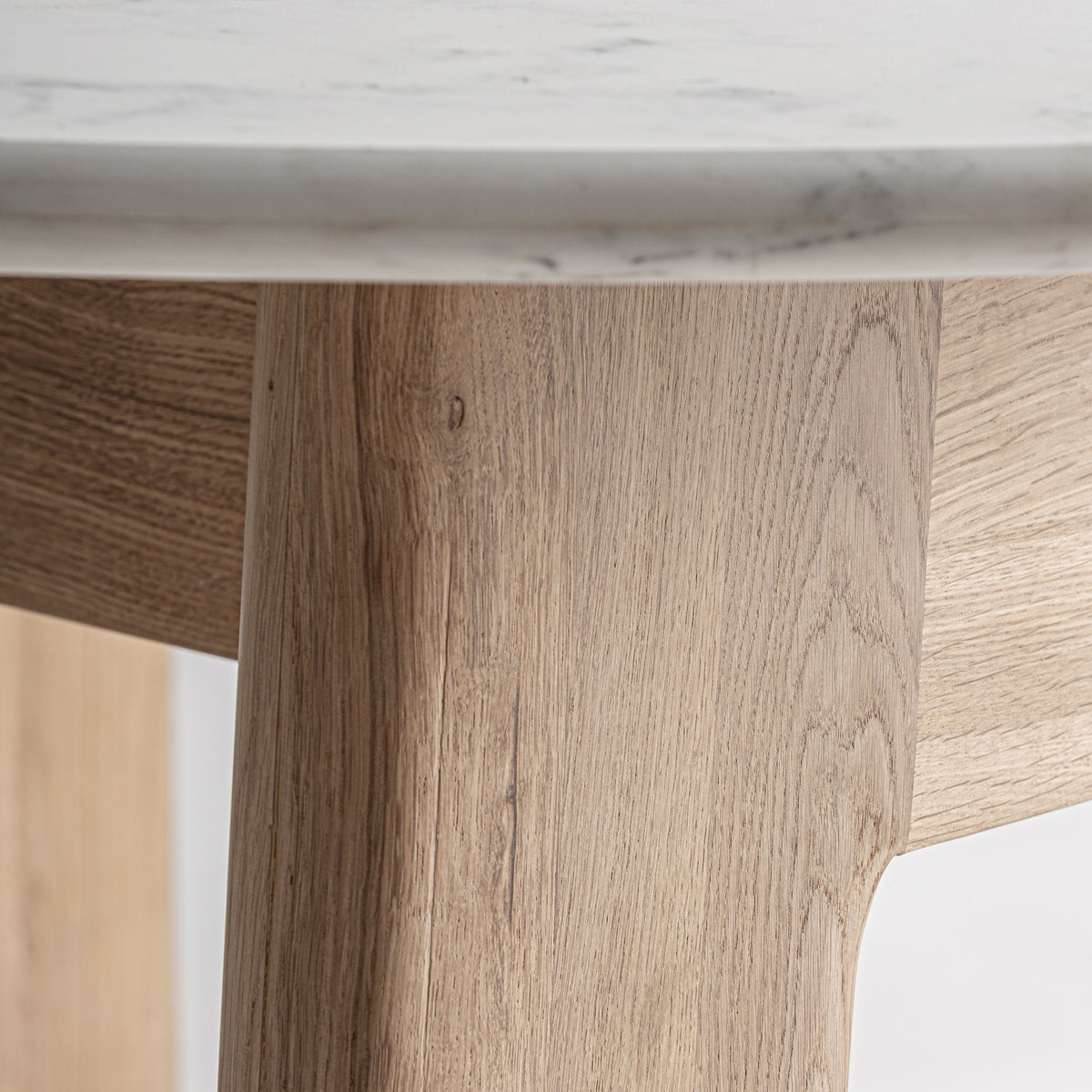 NARA DINING TABLE