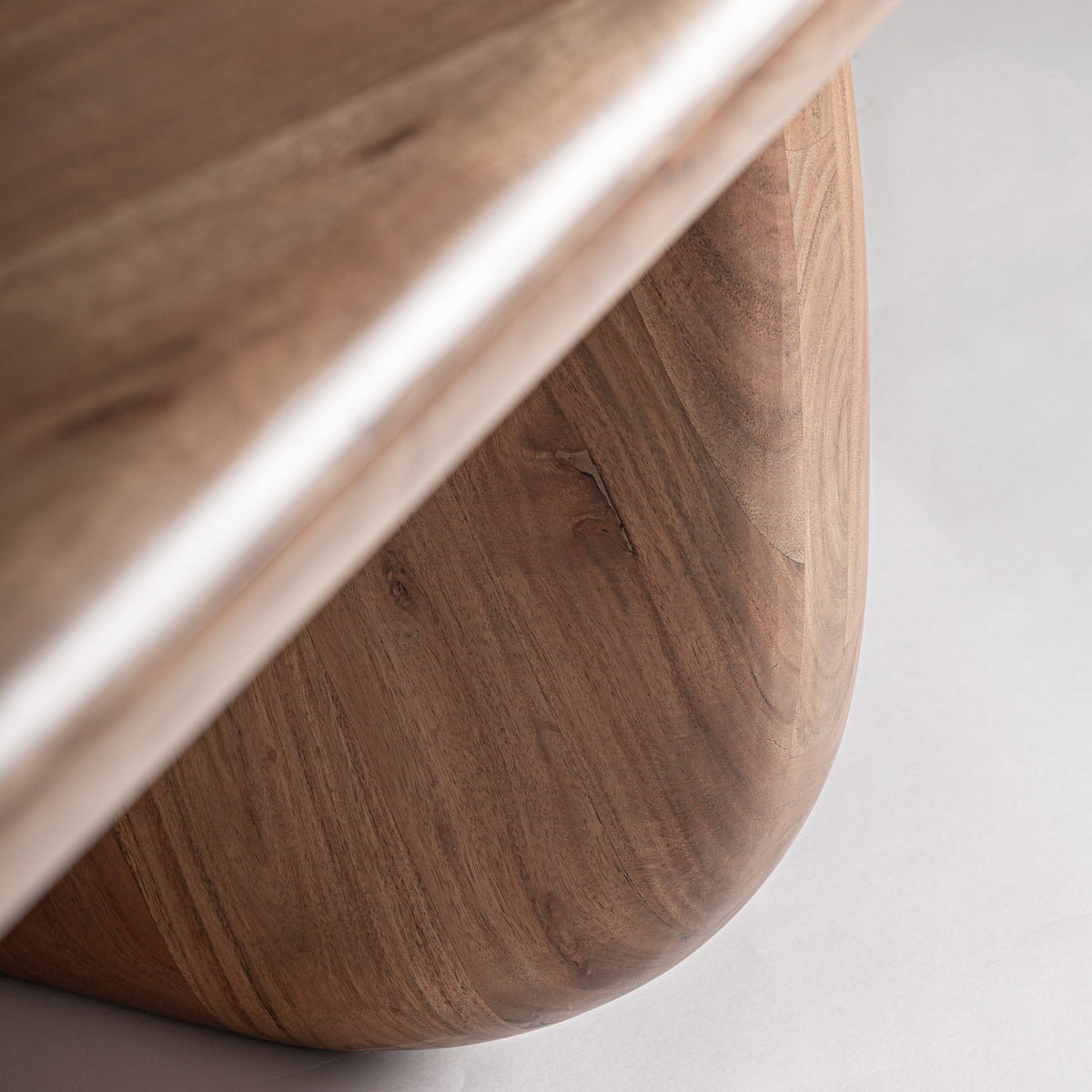 CARMAUX DINING TABLE