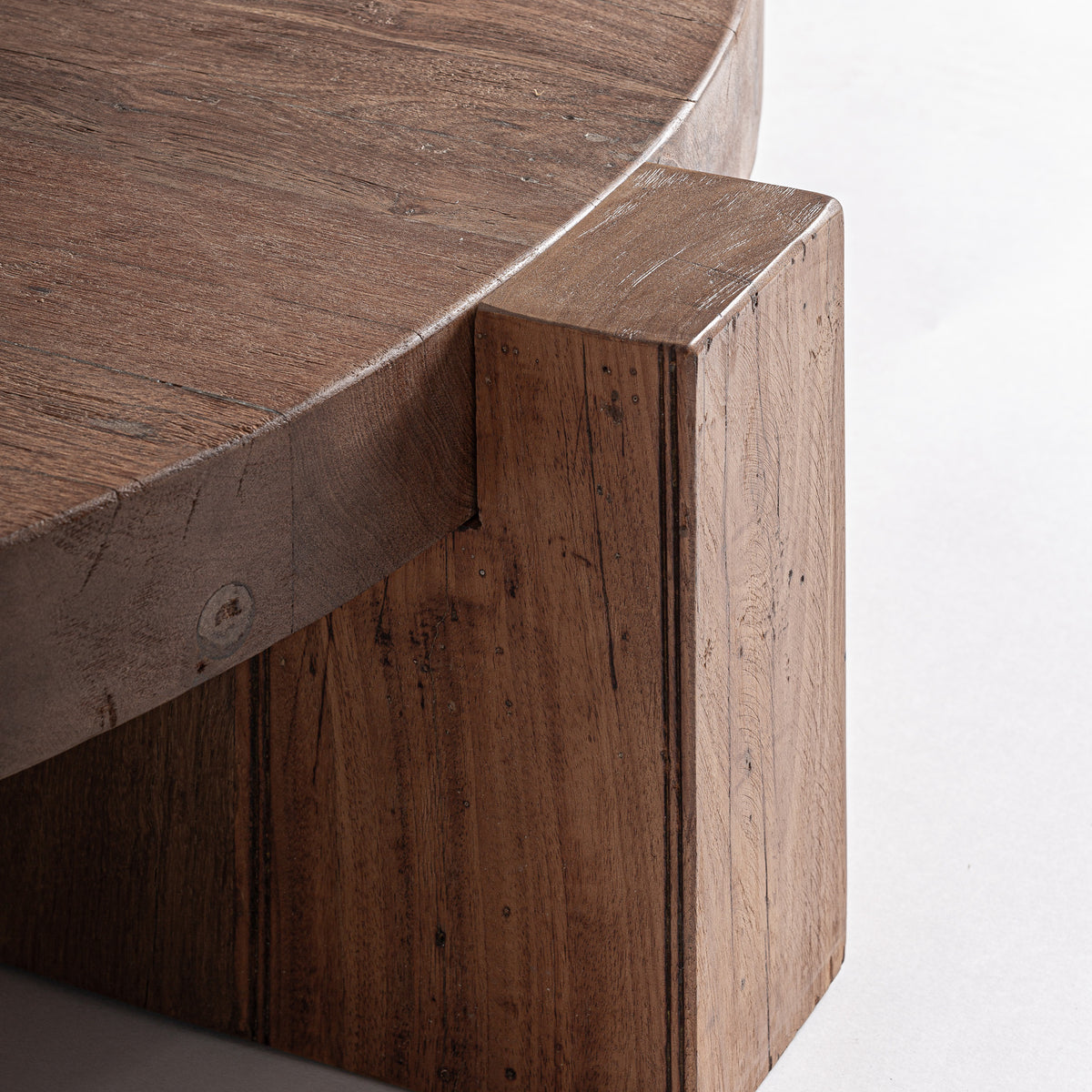 BRUTALISTISCHER COFFEETABLE