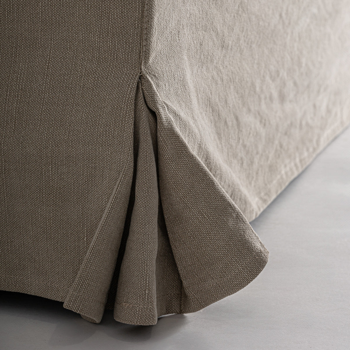 MONHEURT SOFA