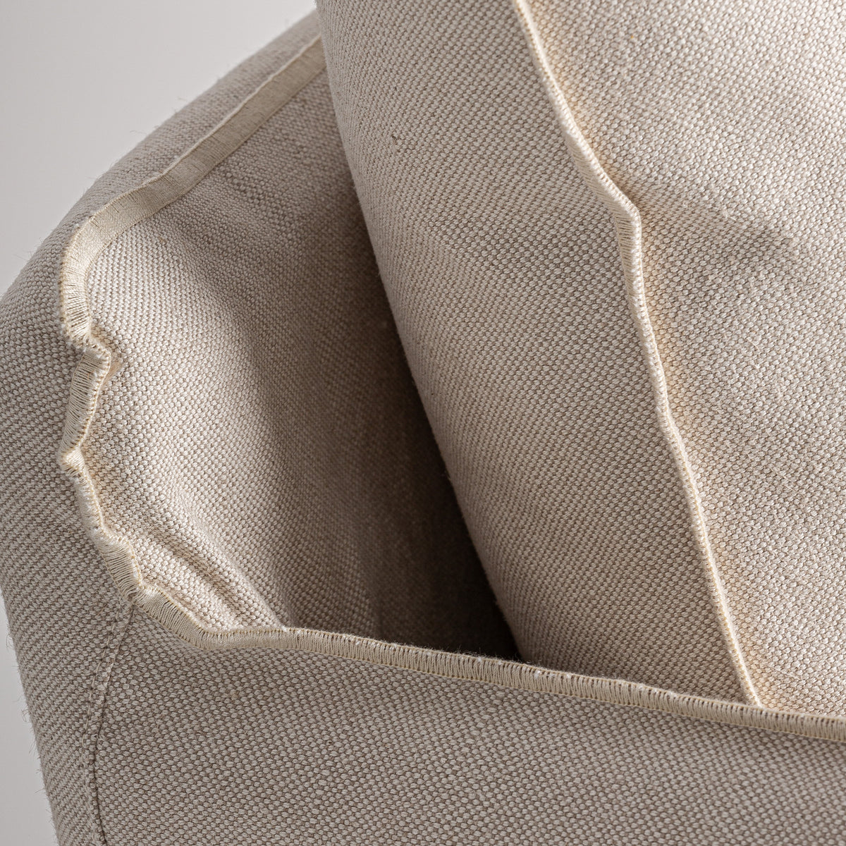 PUGNAC ARMCHAIR