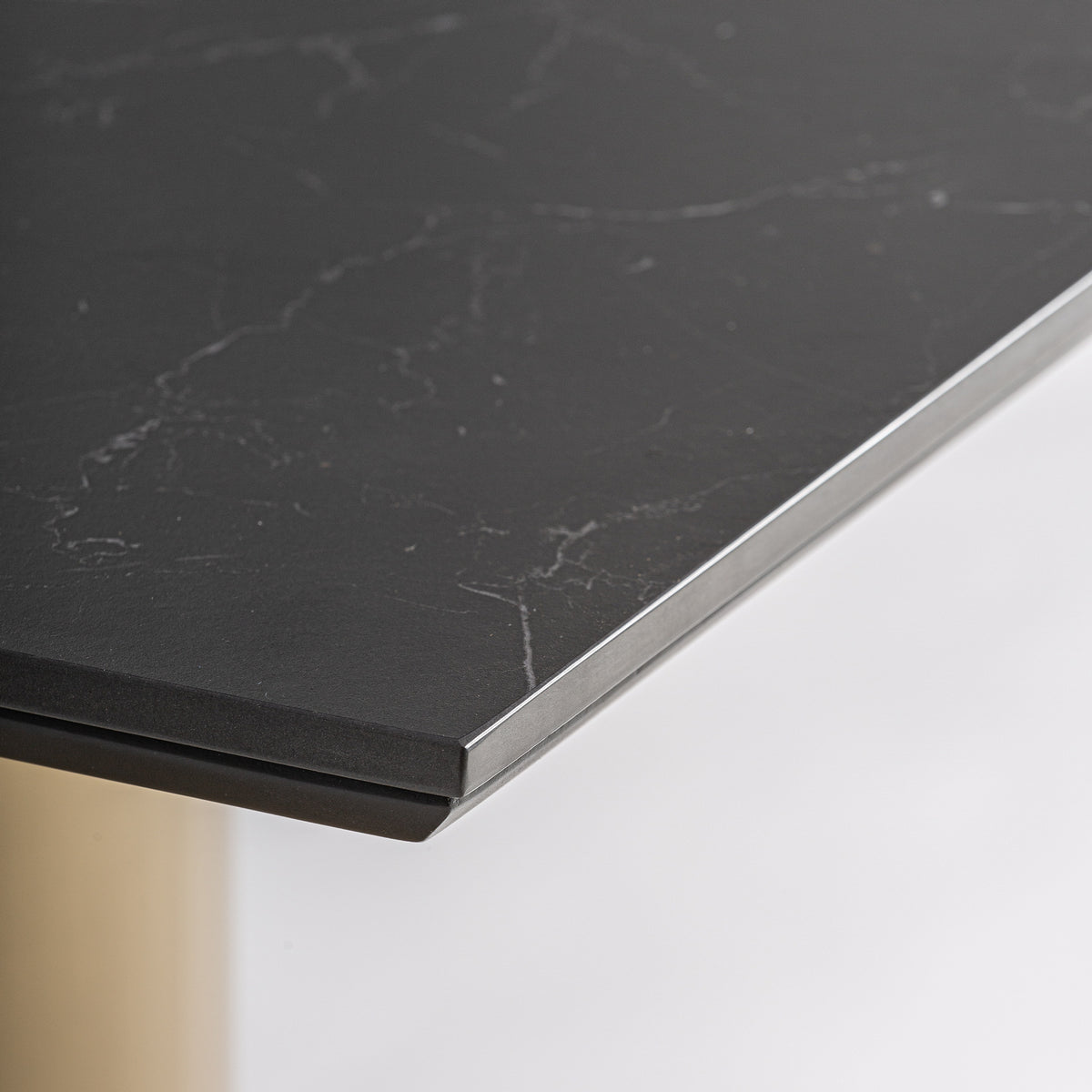 TASQUE BAR TABLE