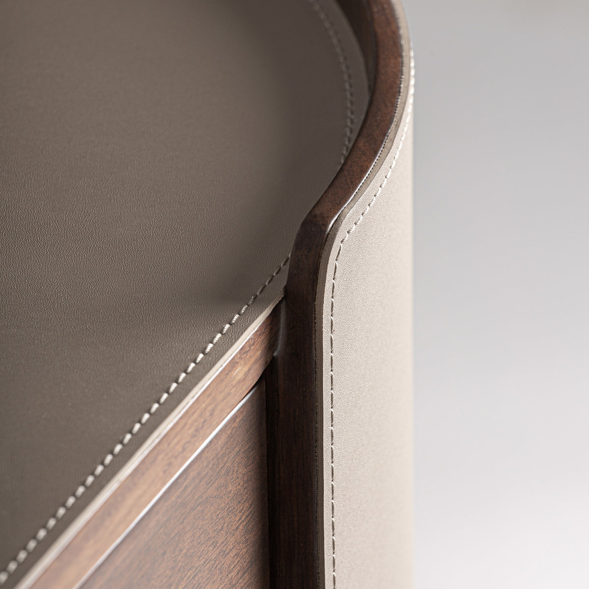 KANDERN CHEST OF DRAWERS