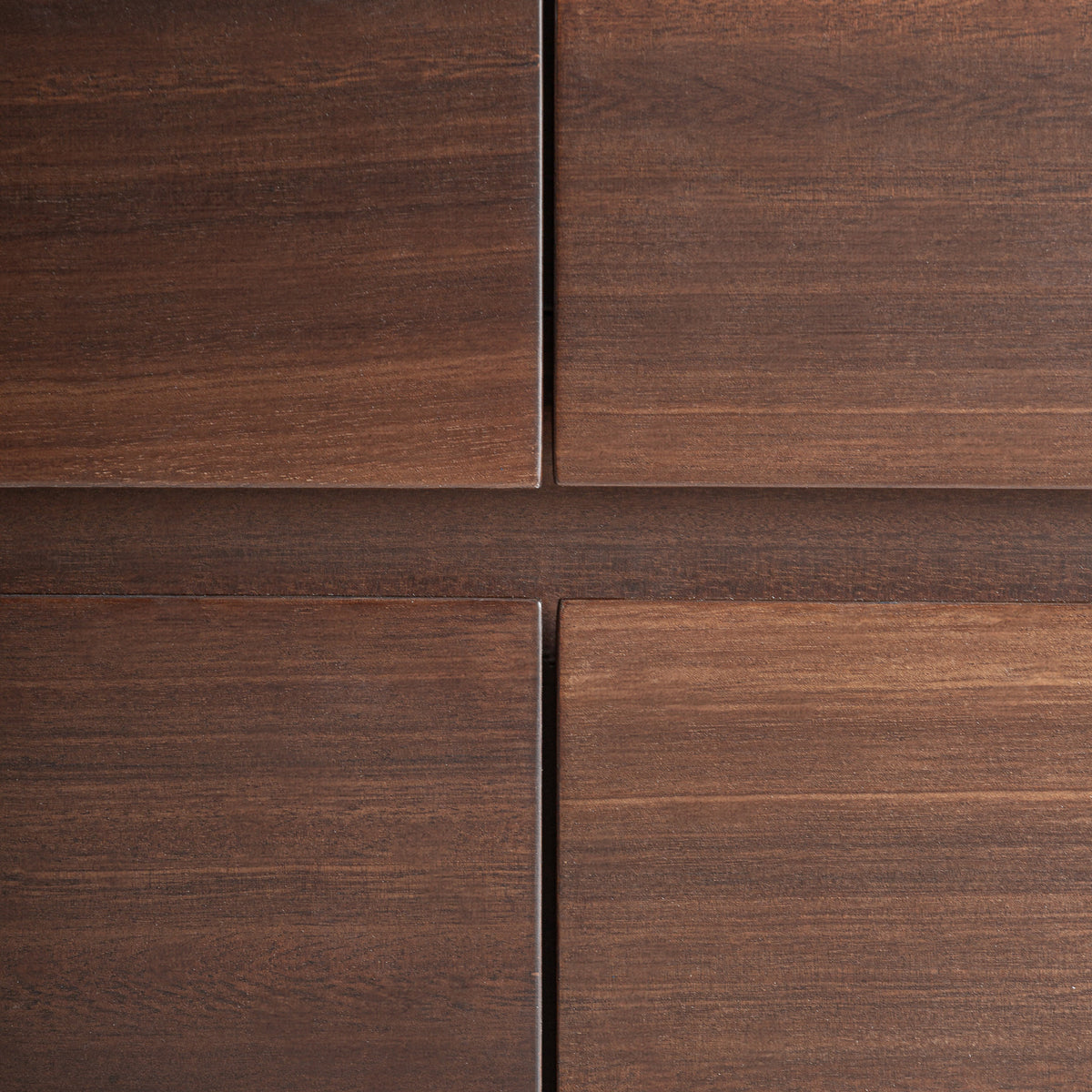 KANDERN CHEST OF DRAWERS