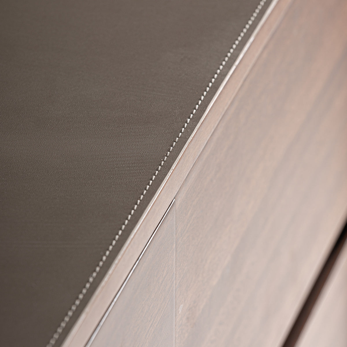 KANDERN CHEST OF DRAWERS