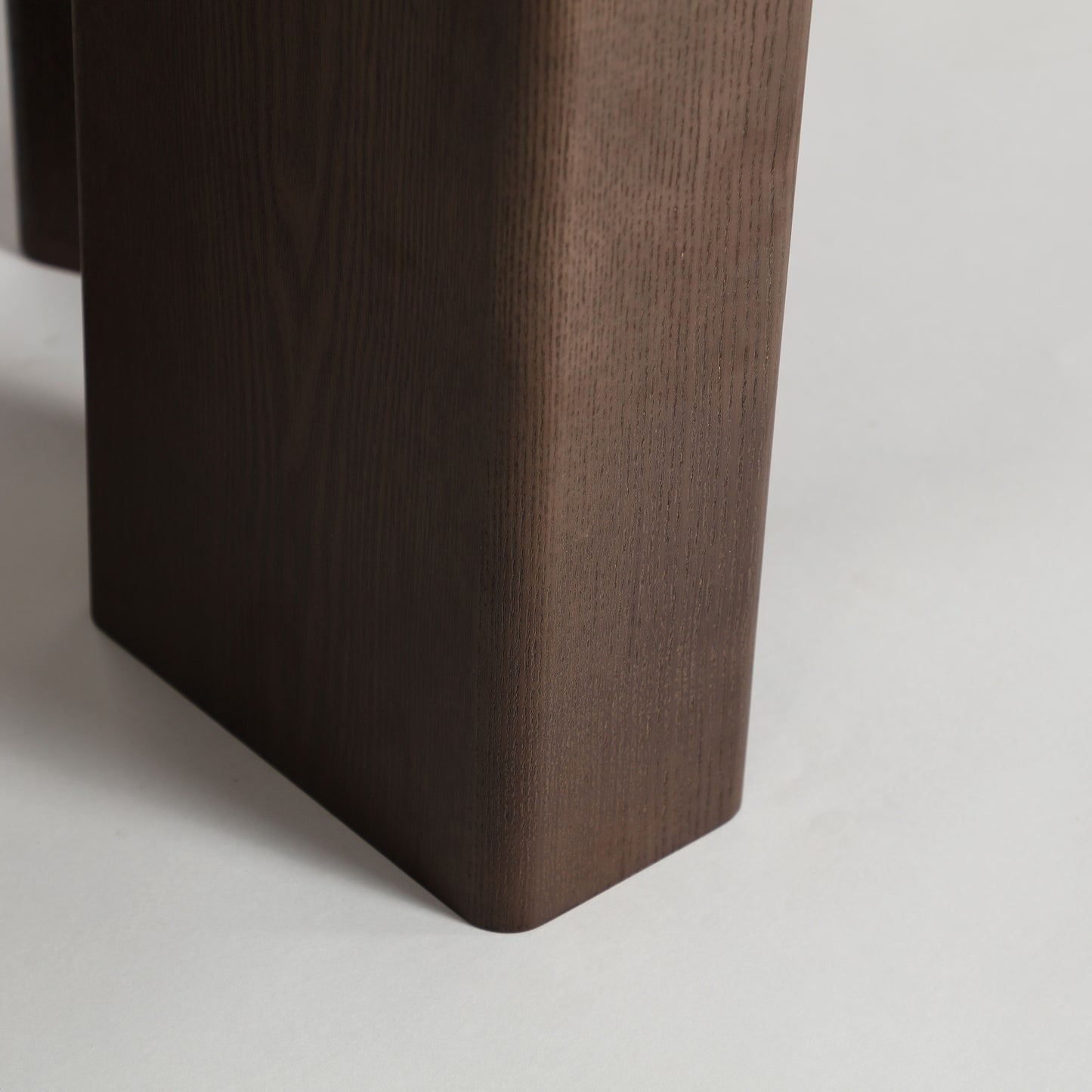 HIRZEL DINING TABLE
