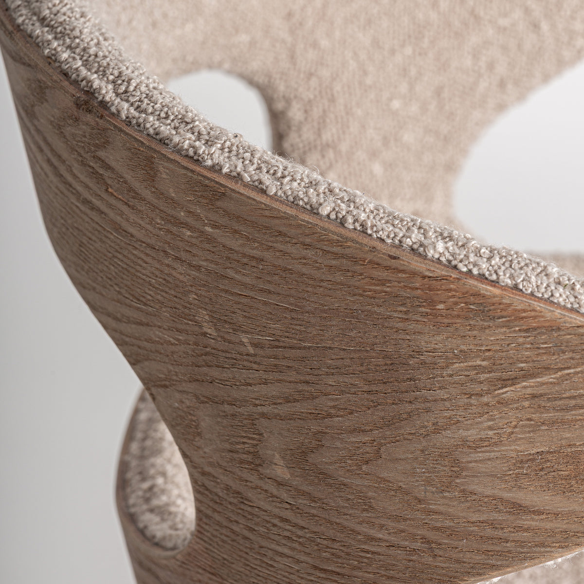 TREBAS CHAIR