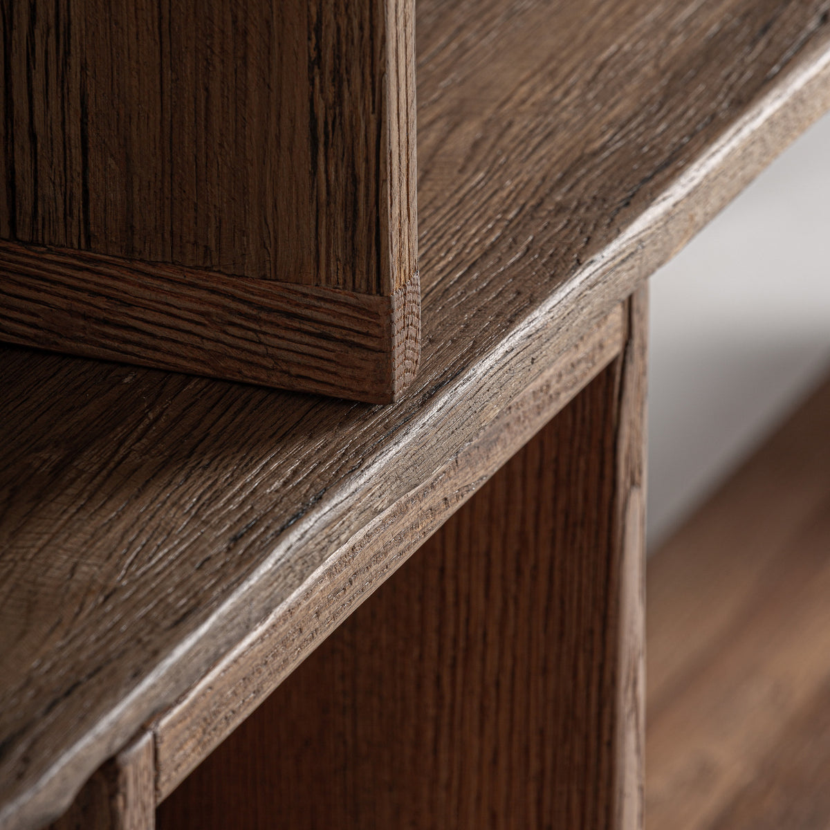 BRUSQUE BOOKCASE