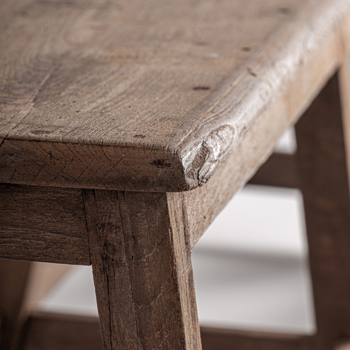 KHINE BENCH