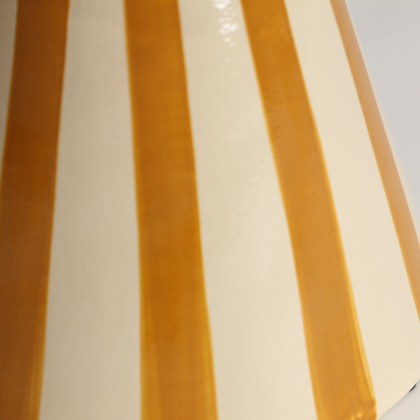 RILEY SIDE TABLE