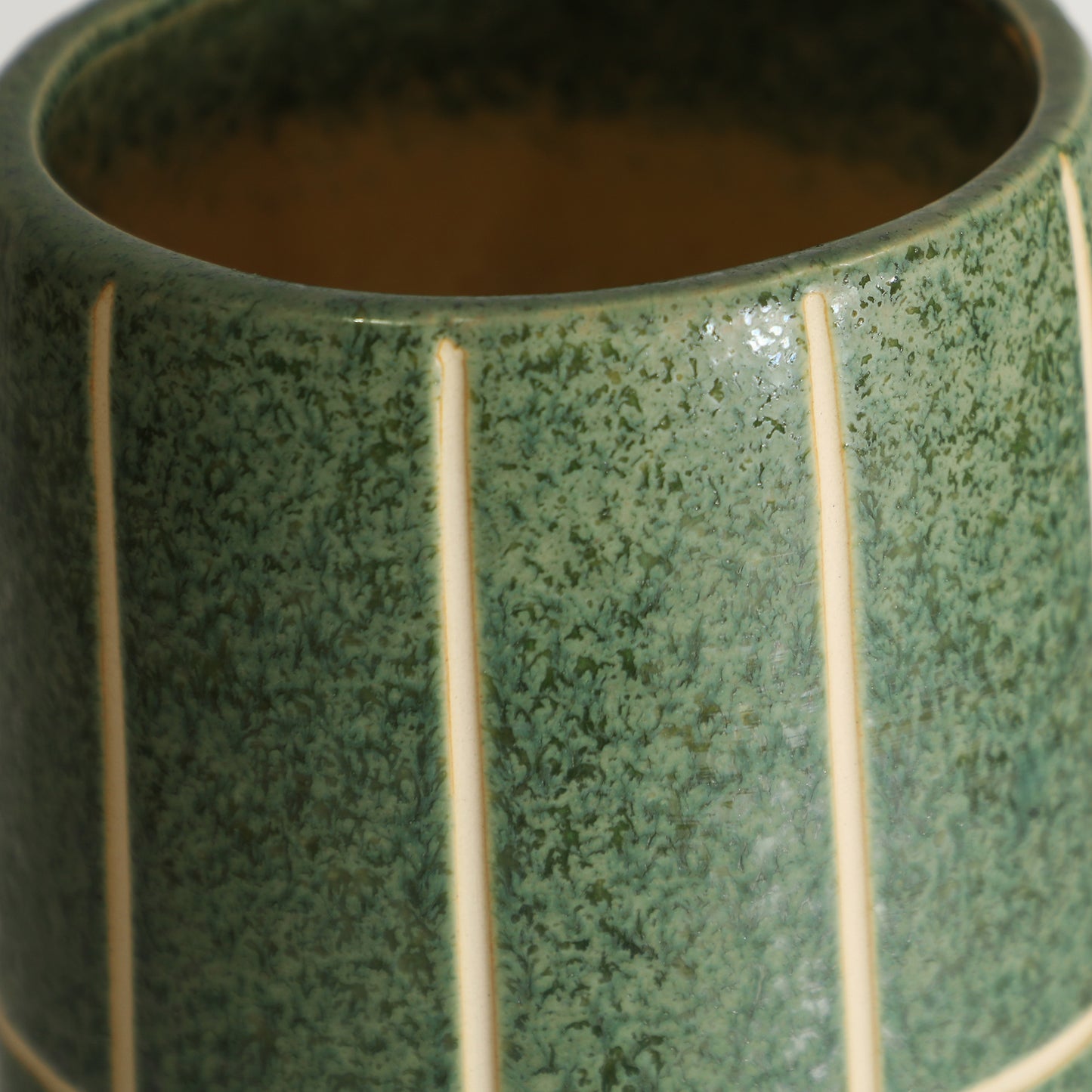 TANK VASE