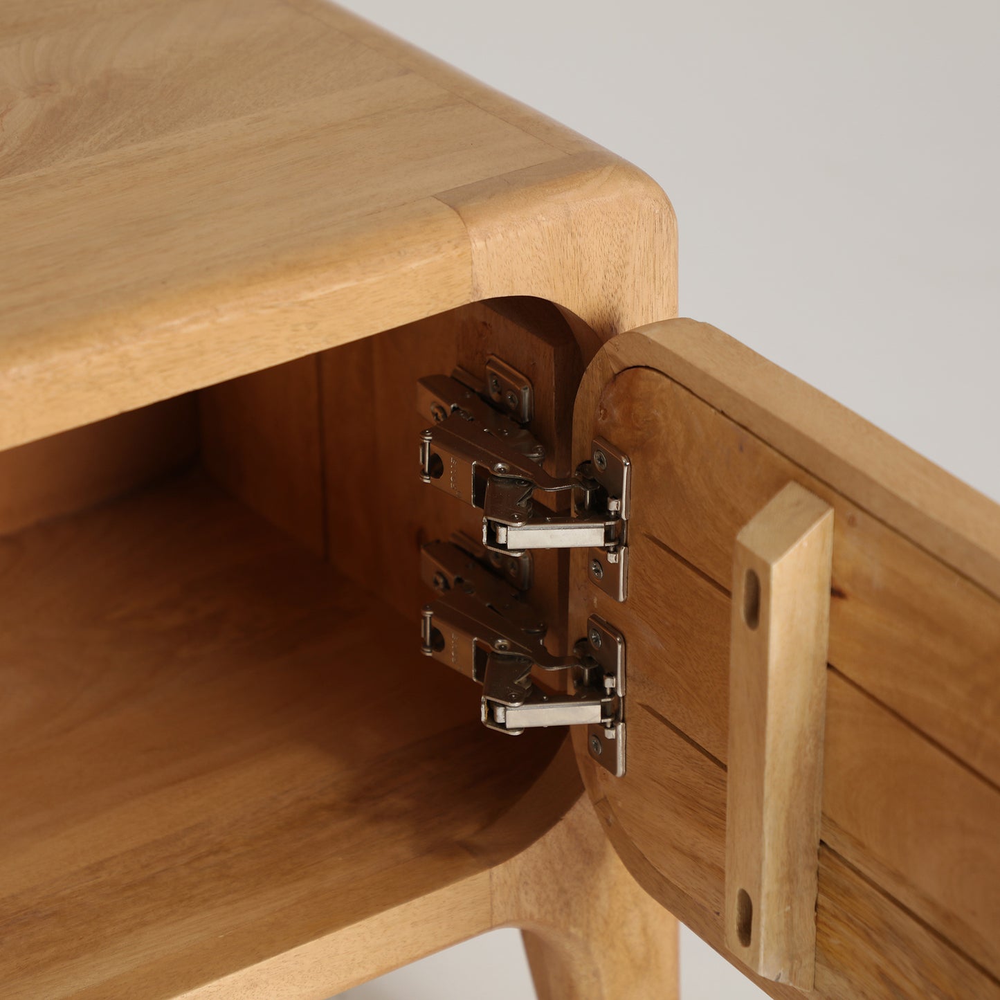 LATTES TV STAND