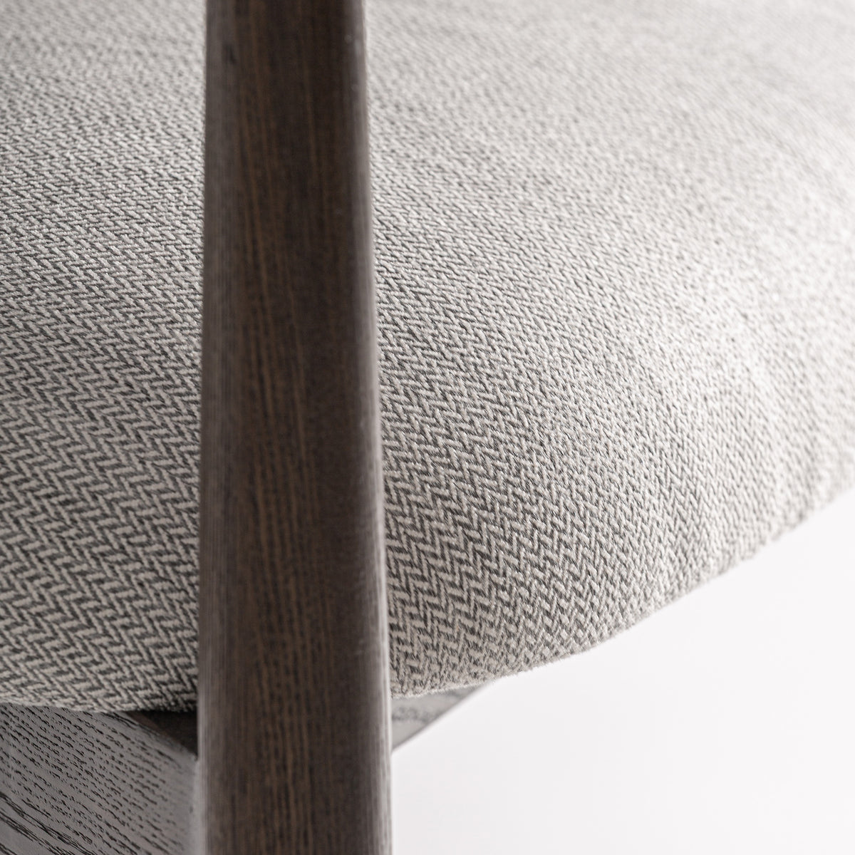 HARI CHAIR