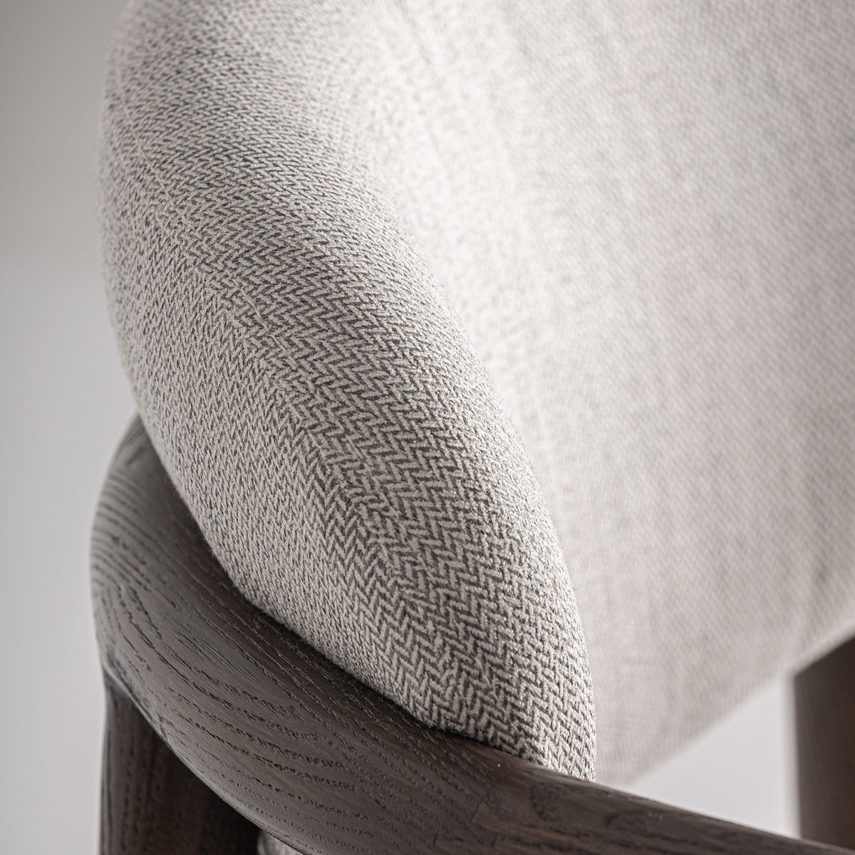 HARI CHAIR