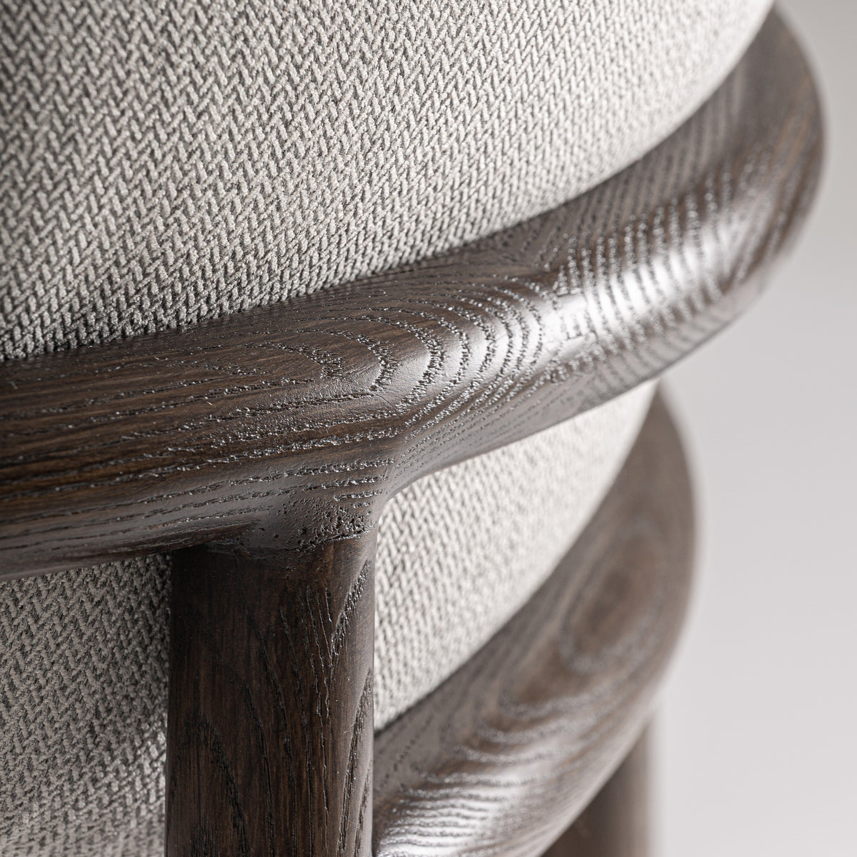 HARI CHAIR