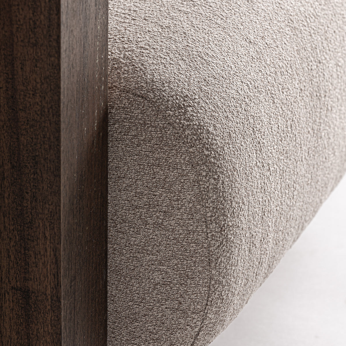 VIRAZEIL ARMCHAIR