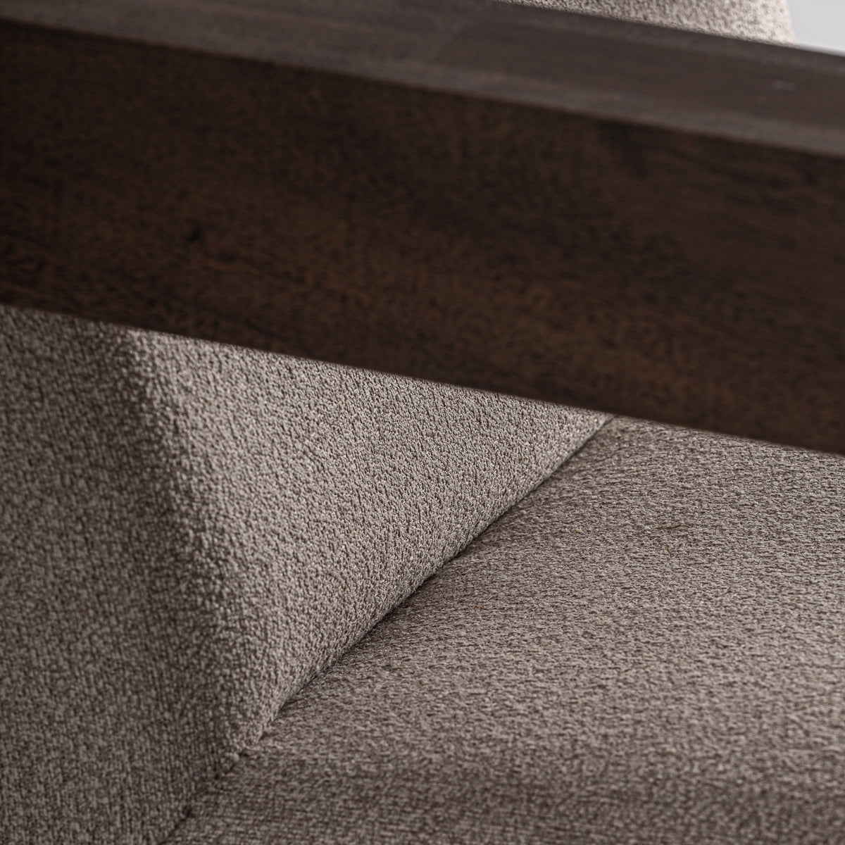 VIRAZEIL ARMCHAIR