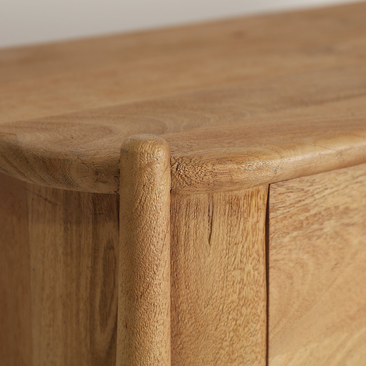 CROUY SIDEBOARD