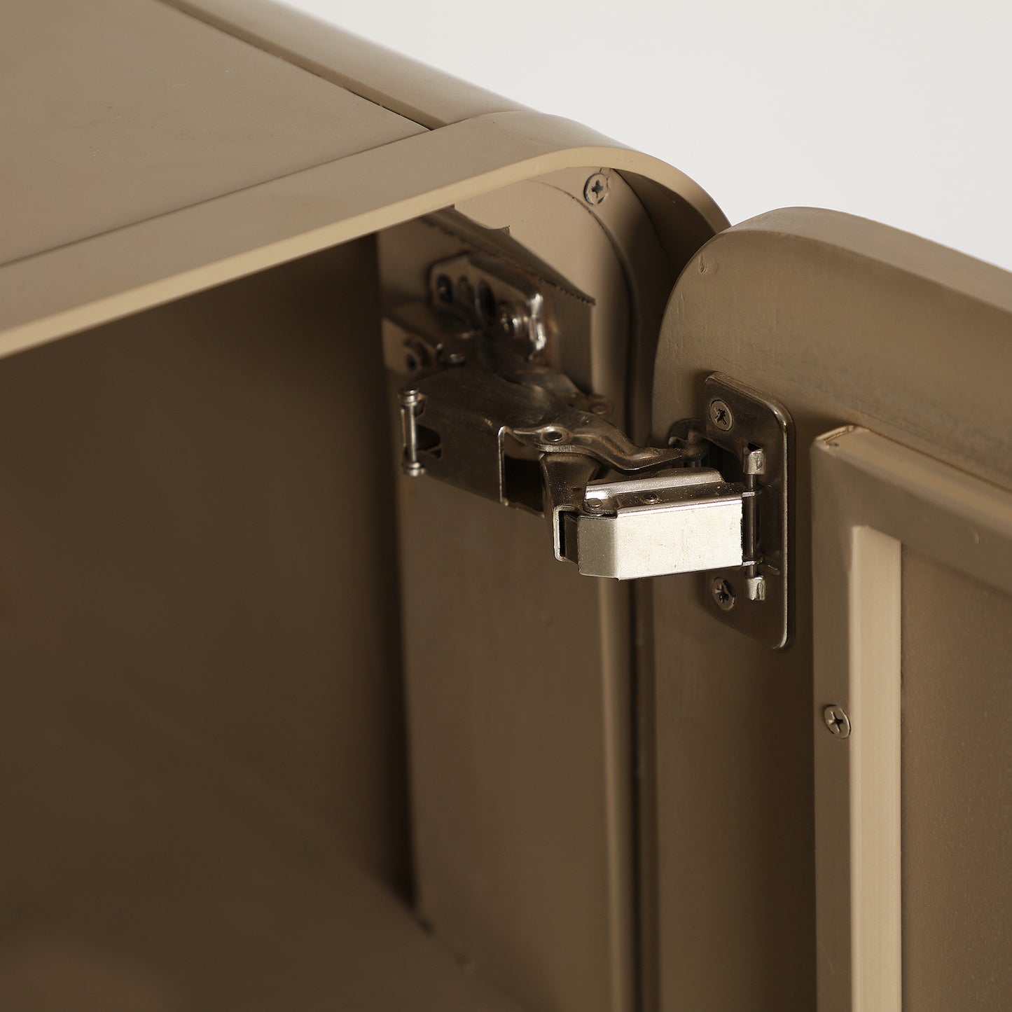 IZAGRE SIDEBOARD