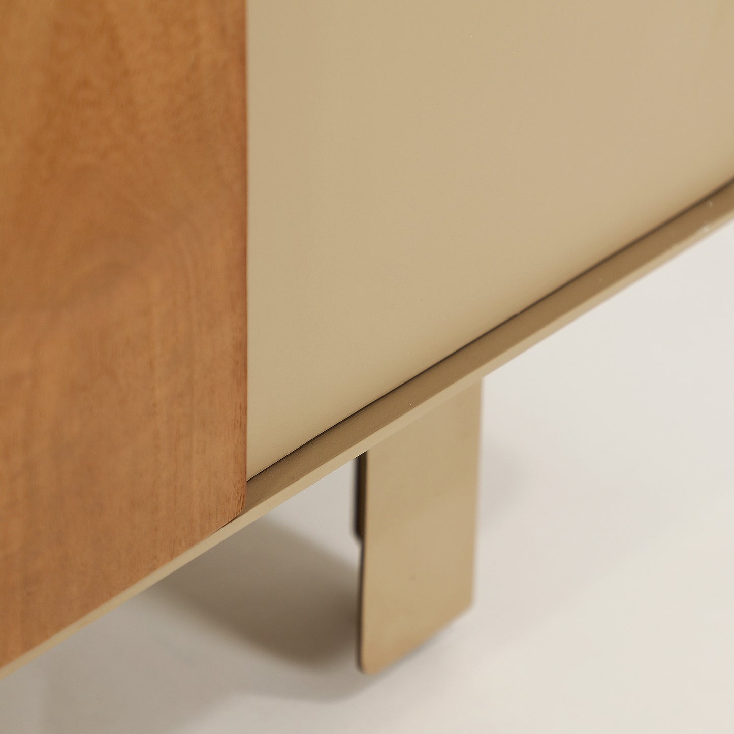 IZAGRE WARDROBE