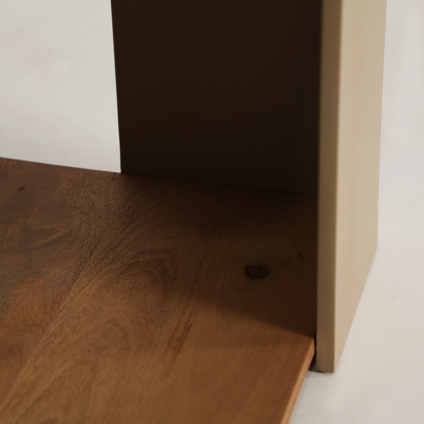 IZAGRE SIDE TABLE
