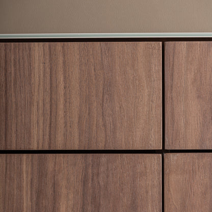 Vizille Kommode – Nussholzfurnier & Weißglas