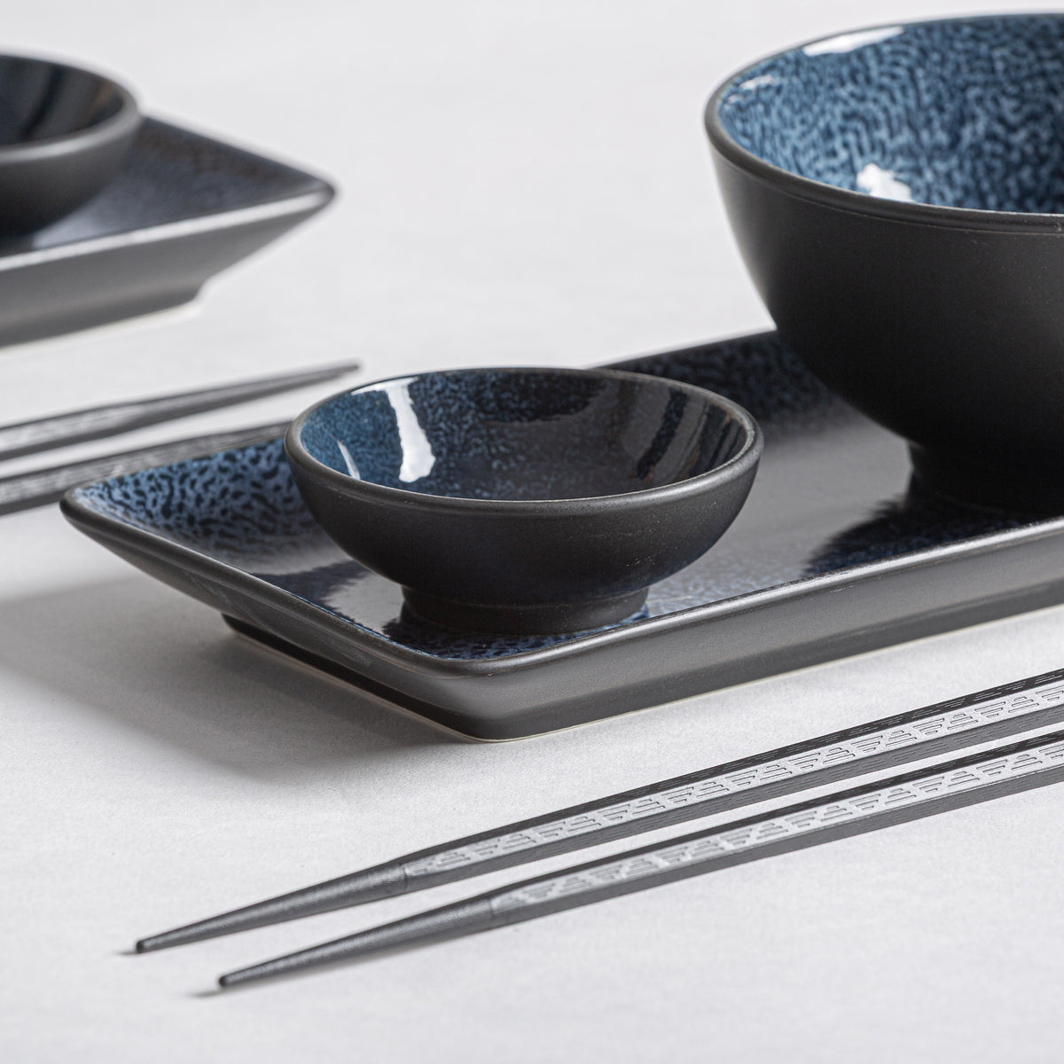 SAUSSI CROCKERY (SET OF 8)