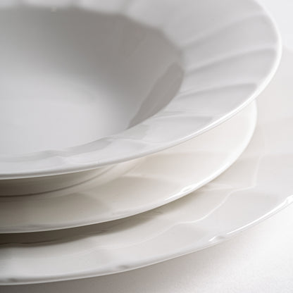 BONDEY CROCKERY (SET OF 18)